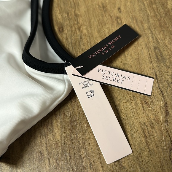 Victoria’s Secret nwt The Monokini one piece color block black white swim suit - Picture 5 of 10